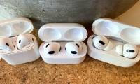 How to charge AirPods wirelessly or with a power cable