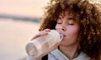 Mistakes when drinking water make your skin dry