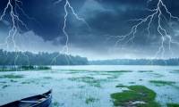 What happens when lightning strikes a lake?